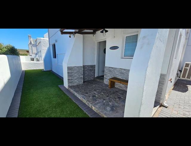 3 BEDROOM HOUSE FOR SALE IN LAMPIESBAAI